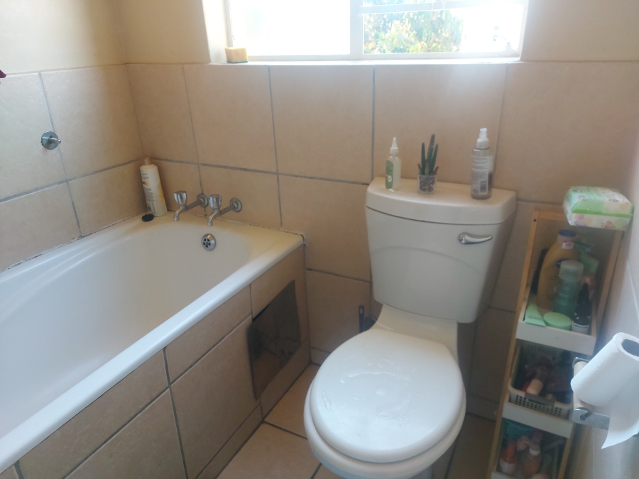 1 Bedroom Property for Sale in Rustenburg Central North West